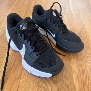 Nike Women's Zoom Challenge Pro Tennis Shoes - Size 8.5